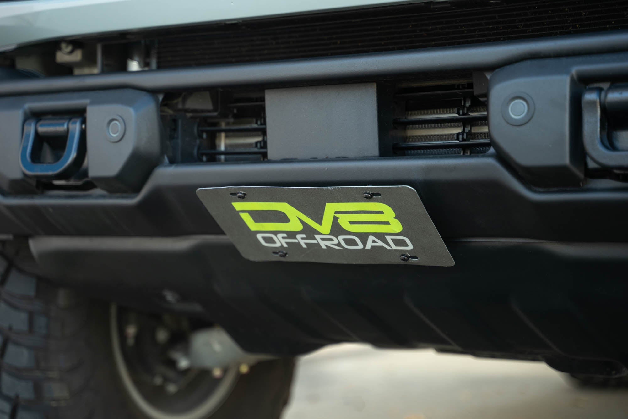 Capable Bumper Slanted Front License Plate Mount